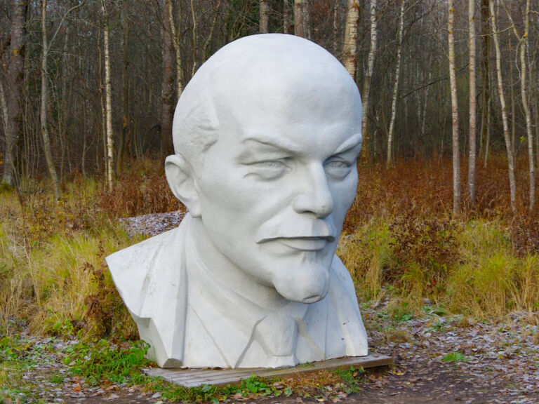 Автомобильная экскурсия «В. И. Ленин на Карельском перешейке»