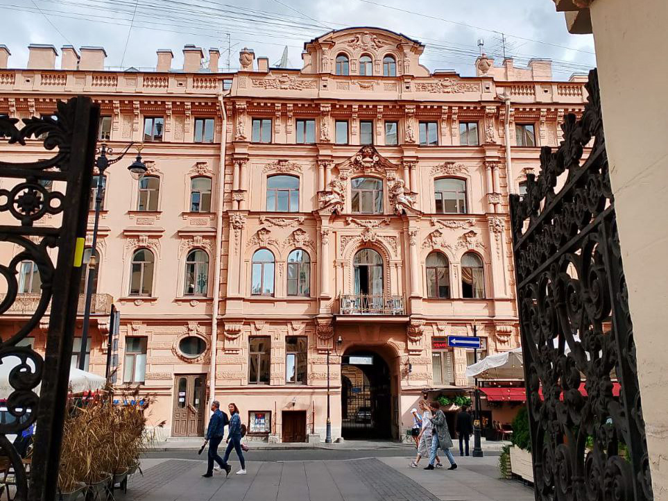 Пешеходная экскурсия по улице Рубинштейна