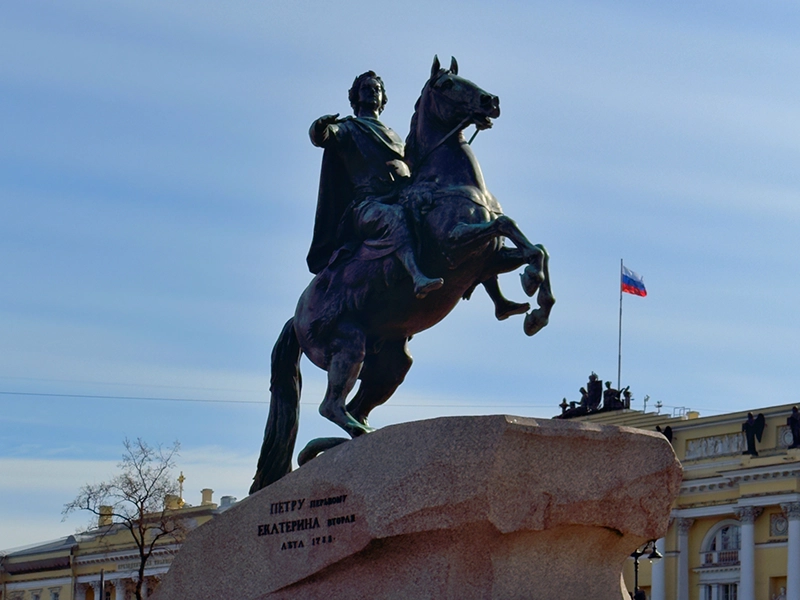 Пешеходная экскурсия "Знакомство с Петербургом"