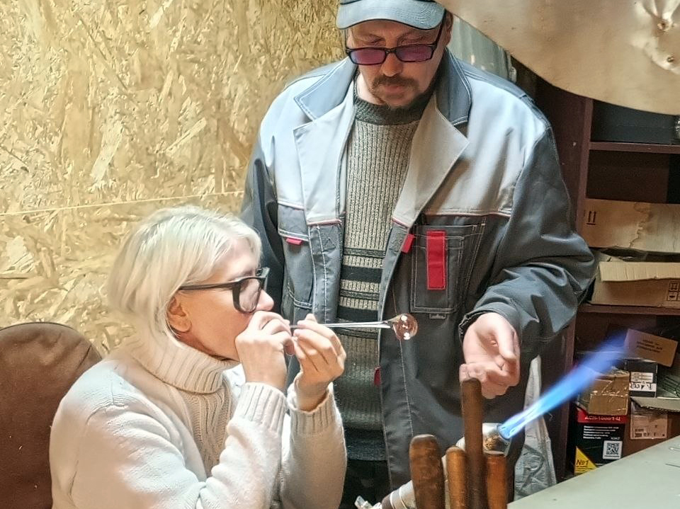 Автобусная экскурсия в стеклодувную мастерскую и на сыроварню Михаила Ананьева